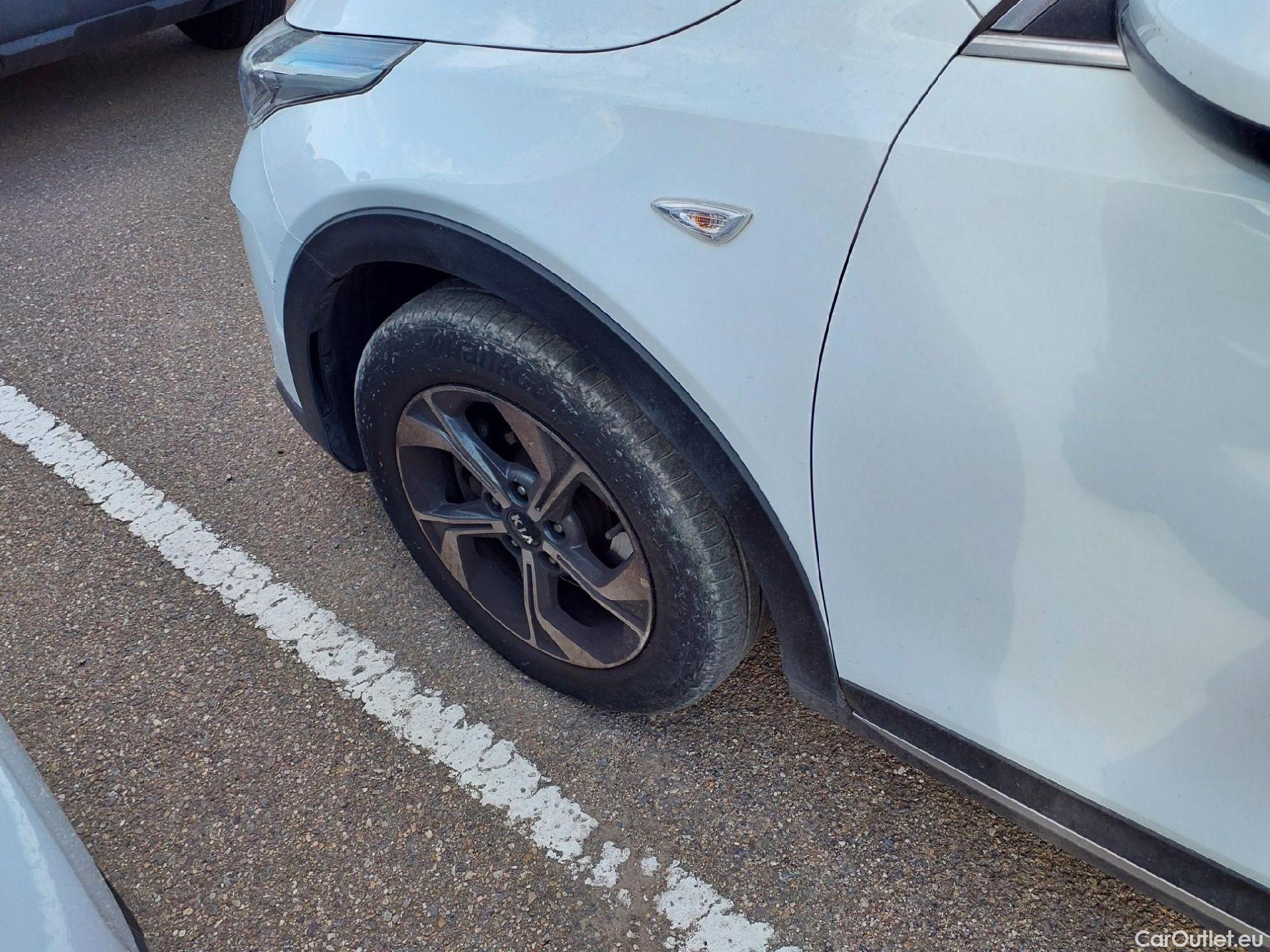  KIA  XCeed KIA  / 2019 / 5P / todoterreno 1.0 T-GDi Drive 88kW (120CV) #8