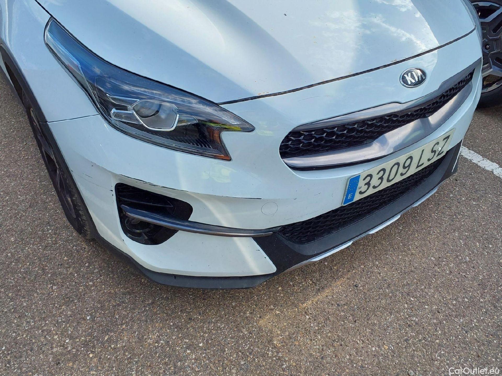  KIA  XCeed KIA  / 2019 / 5P / todoterreno 1.0 T-GDi Drive 88kW (120CV) #27