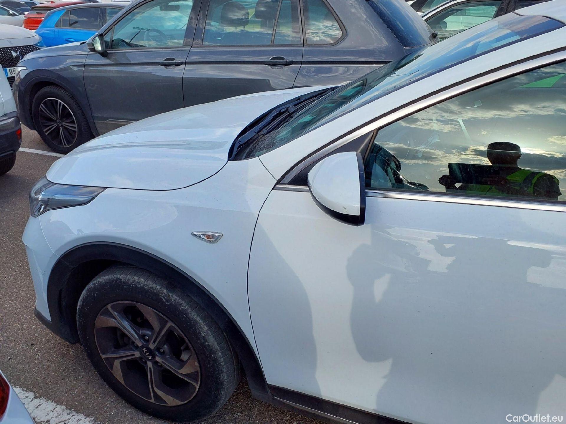  KIA  XCeed KIA  / 2019 / 5P / todoterreno 1.0 T-GDi Drive 88kW (120CV) #6