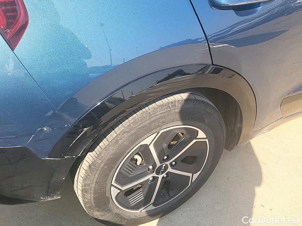  KIA  Niro KIA  / 2022 / 5P / crossover 1.6 GDi HEV 104kW (141CV) Drive #33