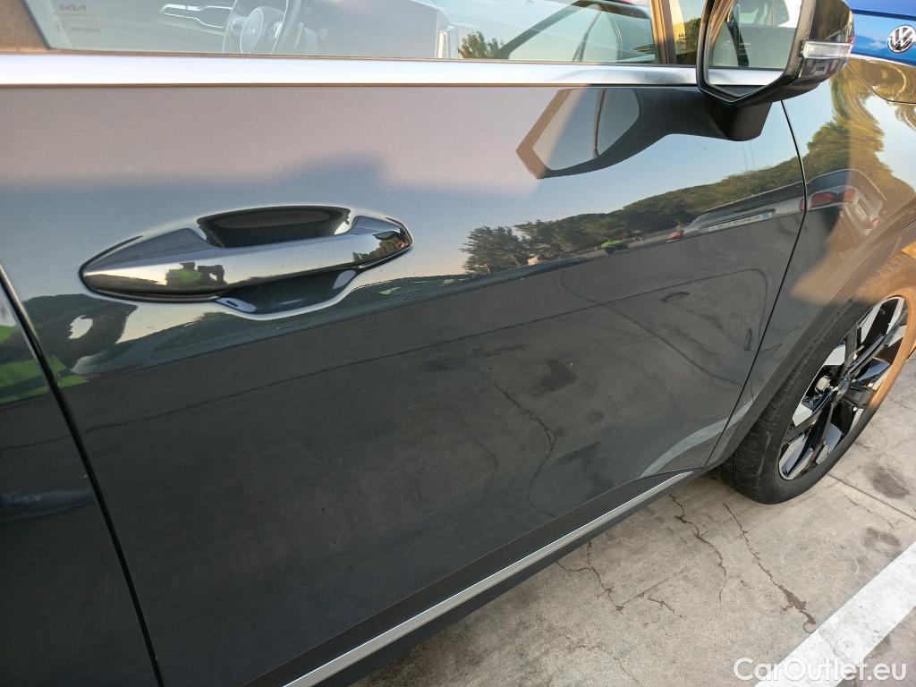  KIA  Sportage KIA  / 2022 / 5P / todoterreno 1.6 T-GDi PHEV 198kW (265CV) Drive 4X4 #31
