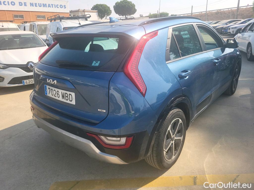  KIA  Niro KIA  / 2022 / 5P / crossover 1.6 GDi HEV 104kW (141CV) Drive #25