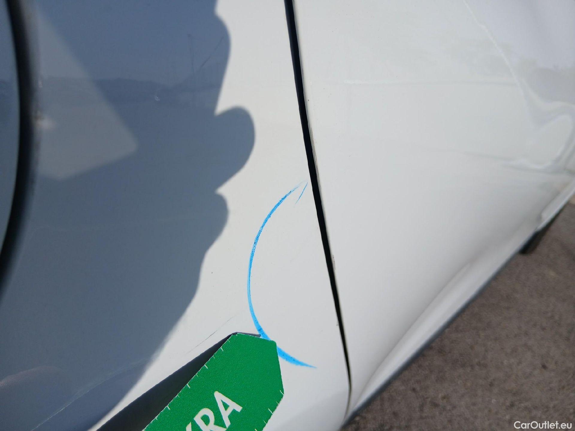  Renault  Clio RENAULT  / 2019 / 5P / berlina con portón Equilibre TCe 67 kW (91CV) #32