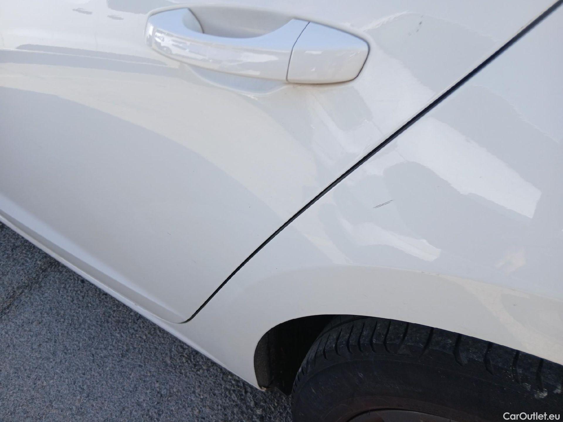  Seat  Leon SEAT León / 2016 / 5P / berlina con portón 1.6 TDI 85kW (115CV) S&S Style Visio Nav(SP) #7