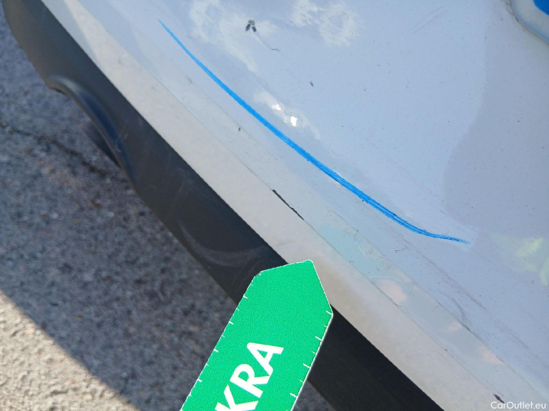  Renault  Clio RENAULT  / 2019 / 5P / berlina con portón Equilibre TCe 67 kW (91CV) #25