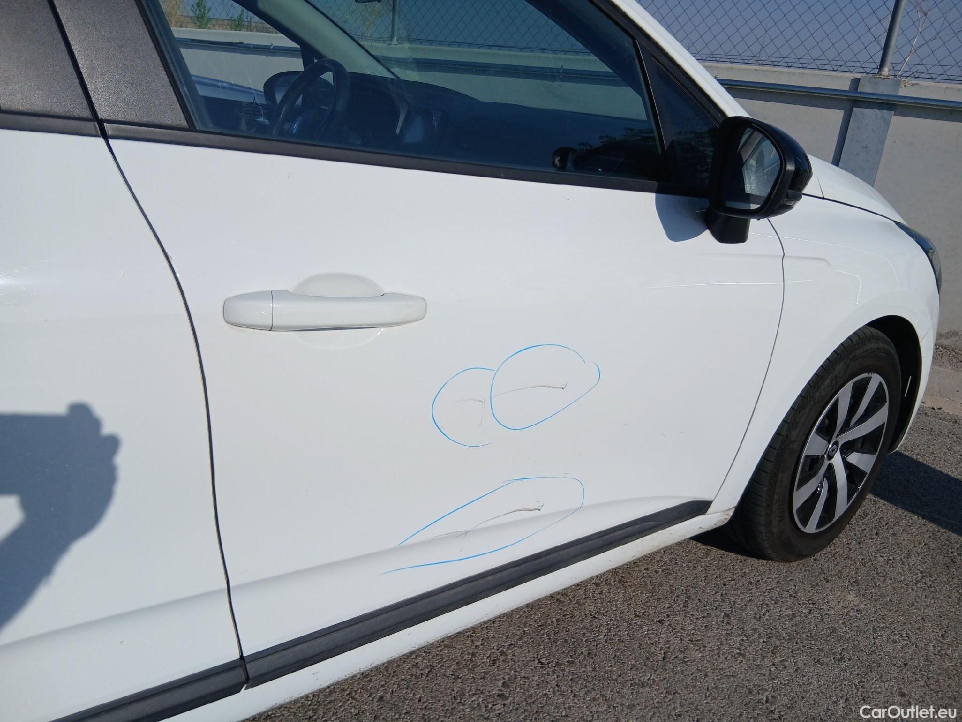  Renault  Clio RENAULT  / 2019 / 5P / berlina con portón Equilibre TCe 67 kW (91CV) #38