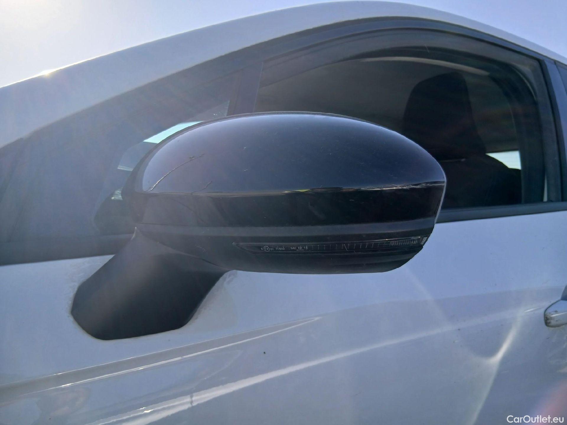  Renault  Clio RENAULT  / 2019 / 5P / berlina con portón Equilibre TCe 67 kW (91CV) #15