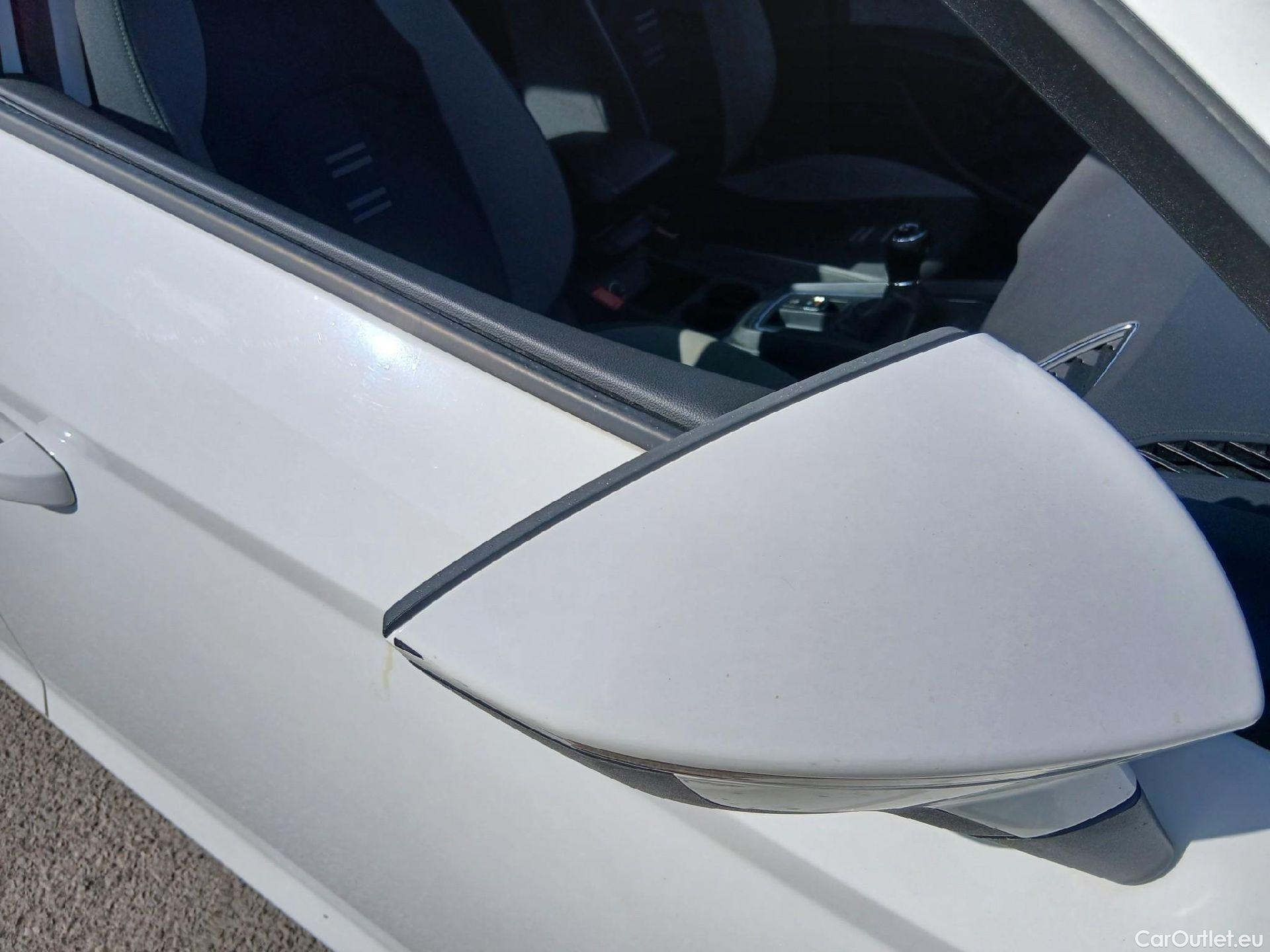  Seat  Leon SEAT León / 2016 / 5P / berlina con portón 1.6 TDI 85kW (115CV) S&S Style Visio Nav(SP) #14