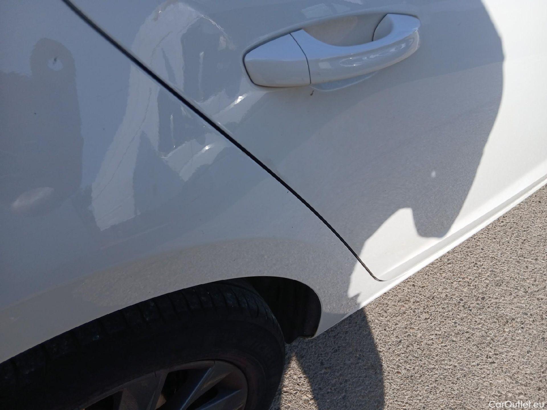  Seat  Leon SEAT León / 2016 / 5P / berlina con portón 1.6 TDI 85kW (115CV) S&S Style Visio Nav(SP) #11