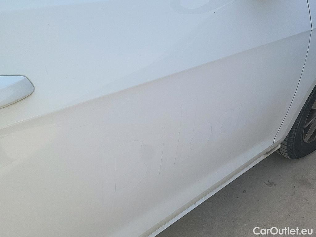  Volkswagen  Golf  VOLKSWAGEN / 2016 / 5P / berlina con portón Ready2Go 1.6 TDI 85kW (115CV) #11