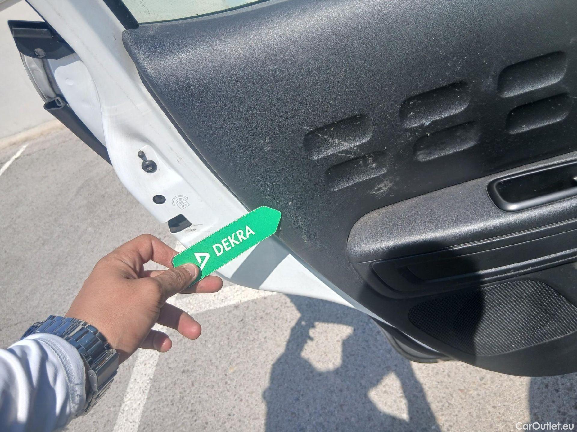  Citroen  C3 CITROEN  / 2016 / 5P / berlina comercial BlueHDi 73KW (100CV) S&S Comercial #19