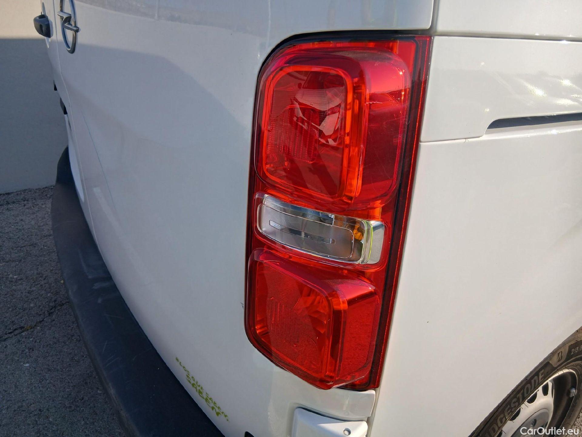  Opel  Vivaro OPEL  / 2019 / 4P / furgón 1.5 Diésel 74kW (100CV) M Std Express (AC) #29