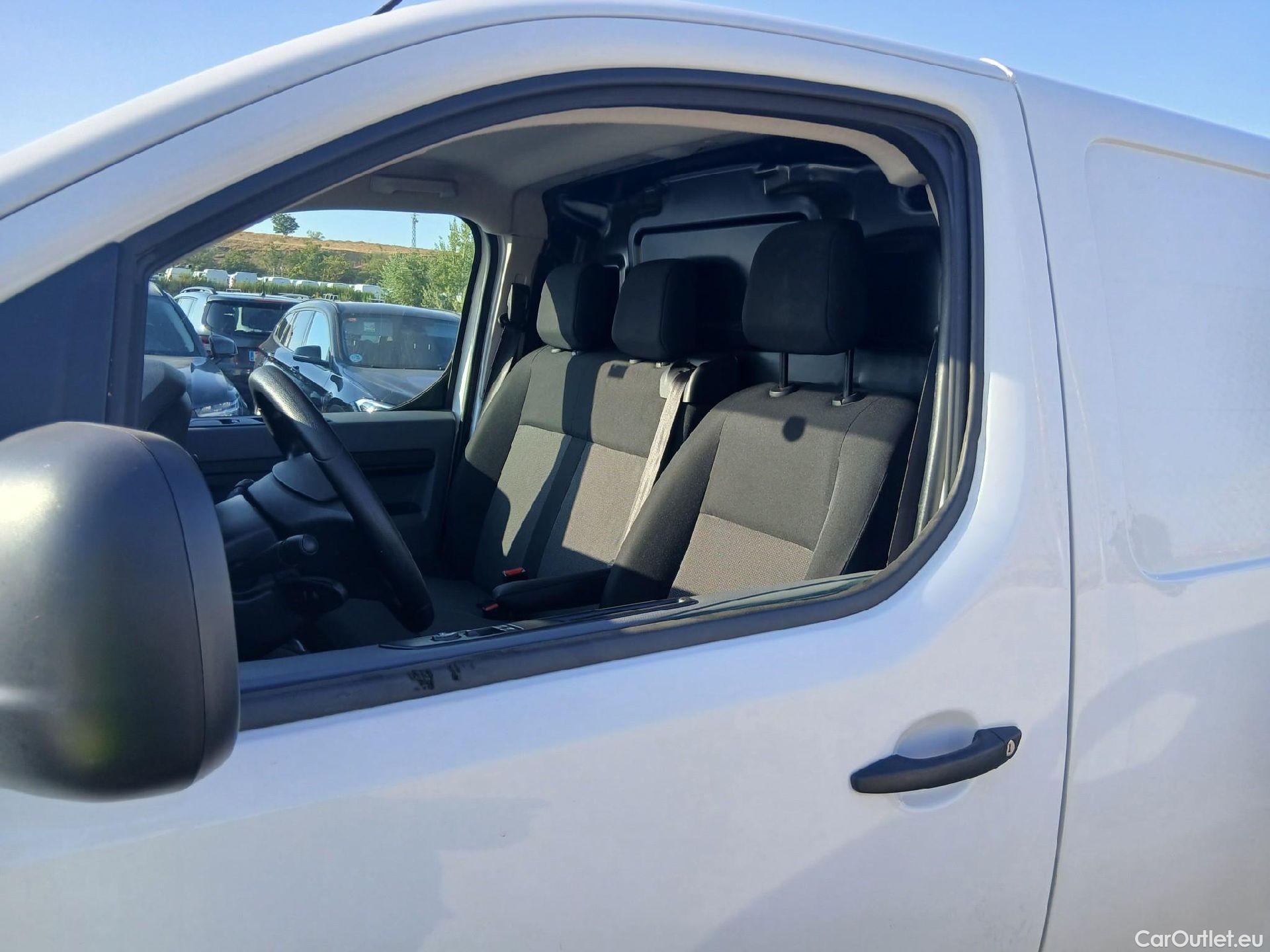  Opel  Vivaro OPEL  / 2019 / 4P / furgón 1.5 Diésel 74kW (100CV) M Std Express (AC) #4