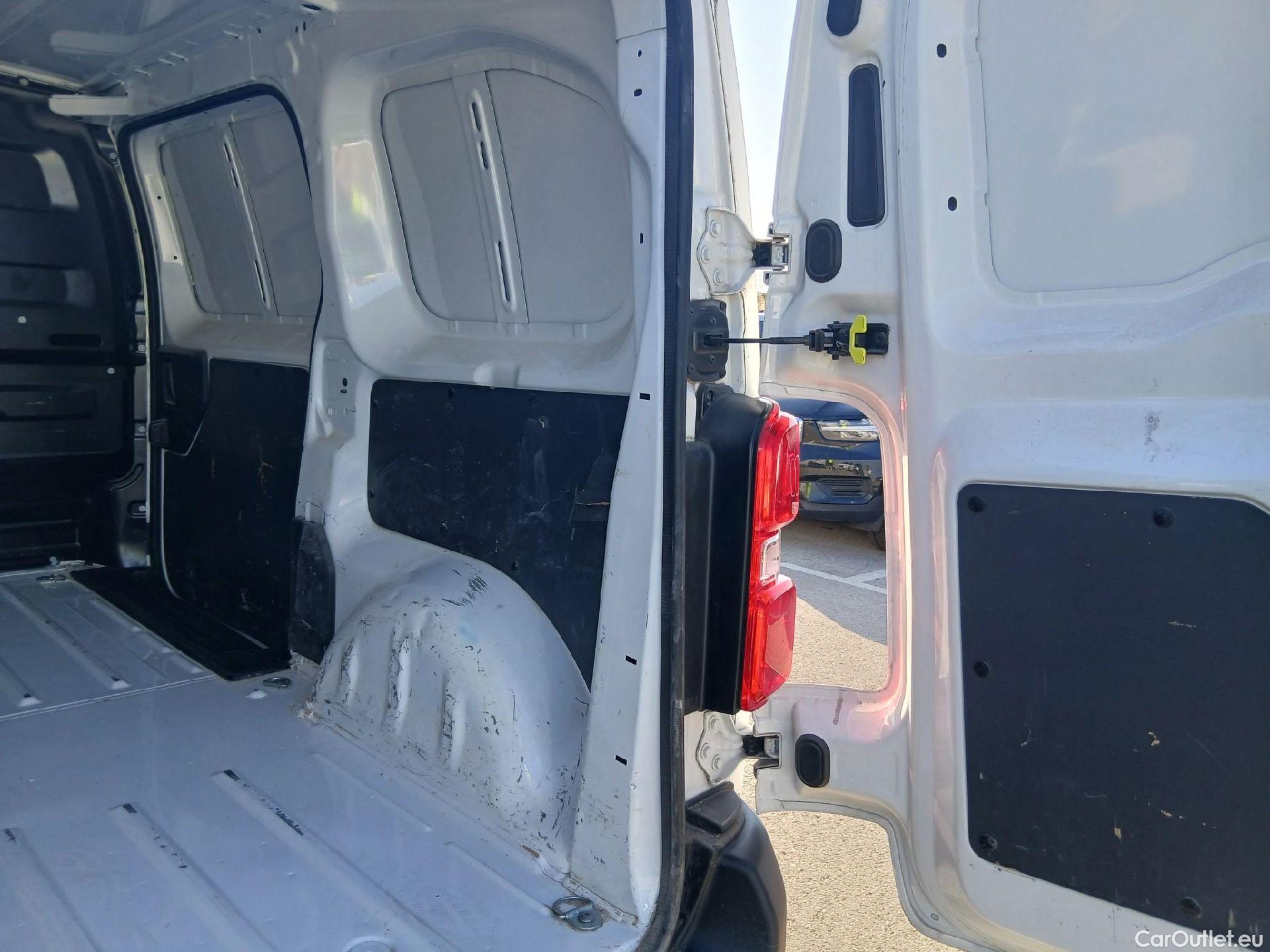 Opel  Vivaro OPEL  / 2019 / 4P / furgón 1.5 Diésel 74kW (100CV) M Std Express (AC) #24