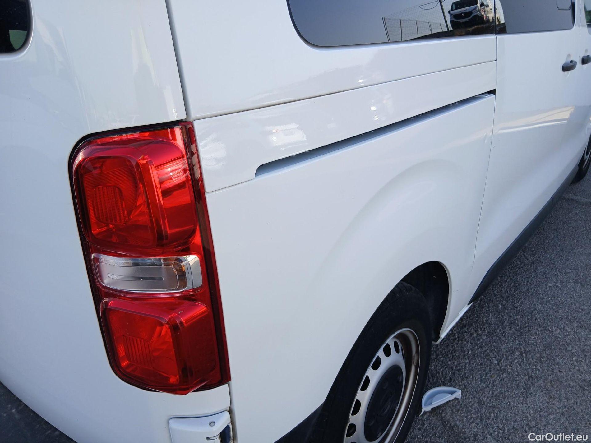  Opel  Vivaro OPEL  / 2019 / 4P / combi 1.5 Diésel 88kW (120CV) M Std Express #18