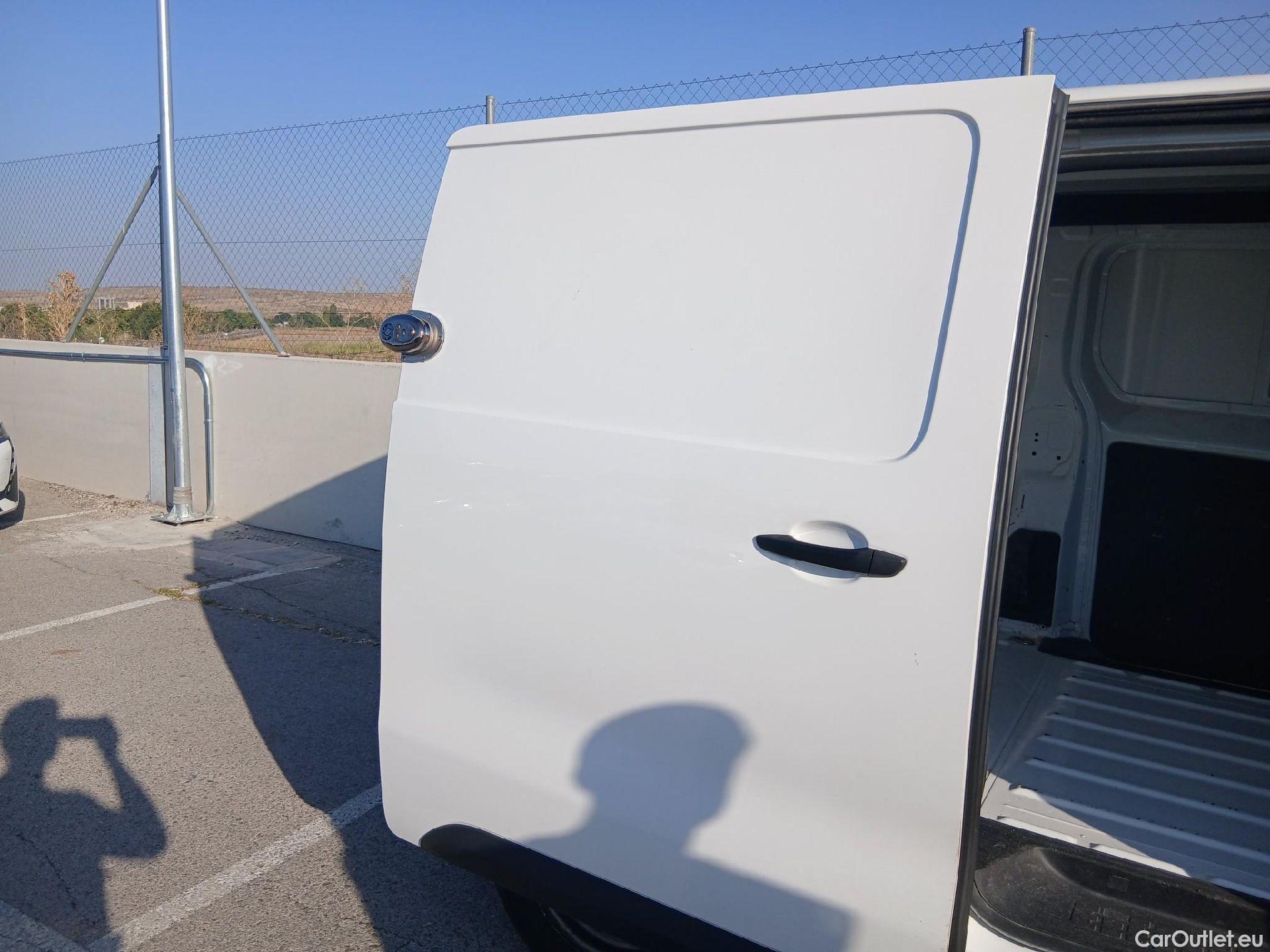  Opel  Vivaro OPEL  / 2019 / 4P / furgón 1.5 Diésel 74kW (100CV) M Std Express (AC) #33