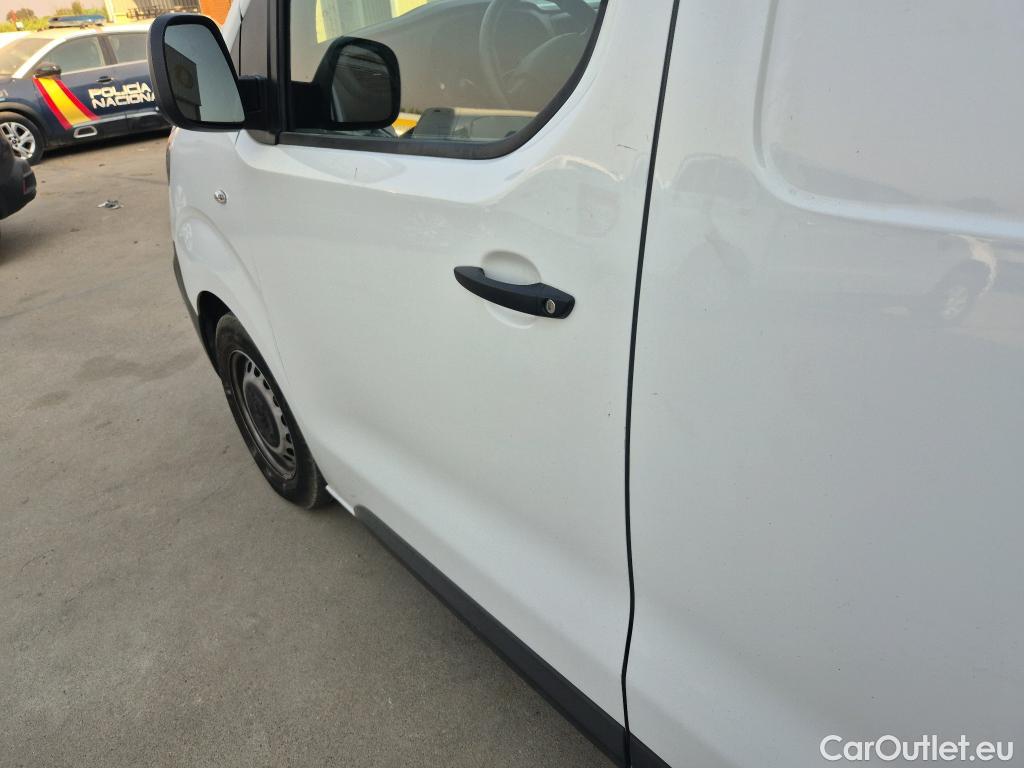  Peugeot  Expert PEUGEOT  / 2016 / 4P / furgón Furgón Pro 1.5 BlueHDi 120 Standard #38