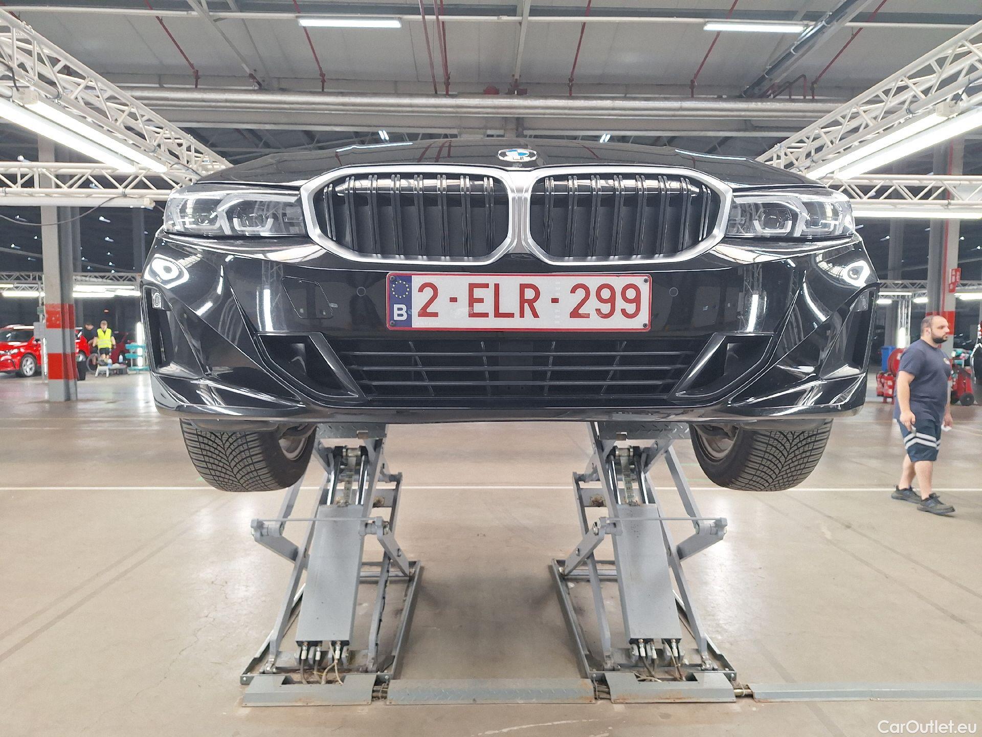  Bmw  Serie 3 BMW, 3-serie FL'22, 318i 115kw A #24
