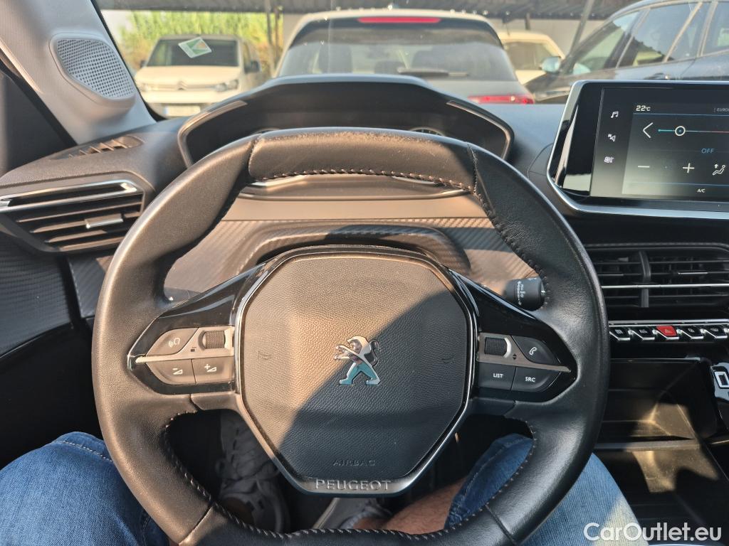  Peugeot  208 PEUGEOT  / 2019 / 5P / berlina con portón BlueHDi 73kW (100CV) Active (CM) #9