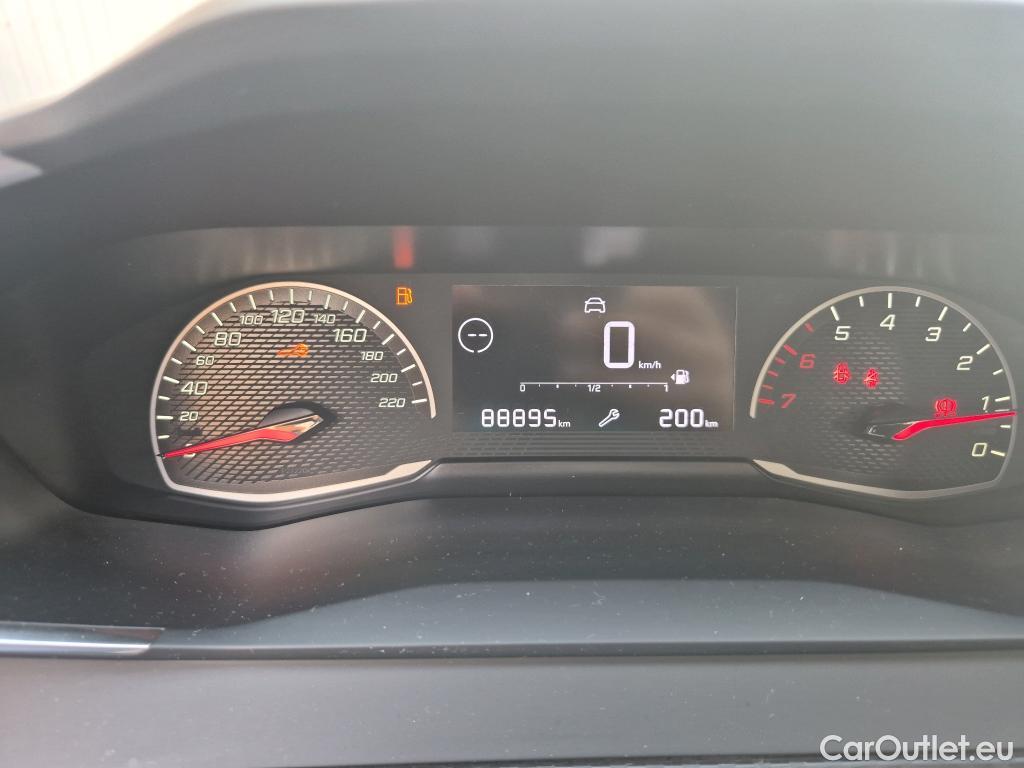  Peugeot  208 PEUGEOT  / 2019 / 5P / berlina con portón BlueHDi 73kW (100CV) Active (CM) #35