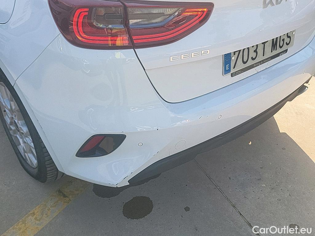  KIA  Cee'd KIA Ceed / 2021 / 5P / berlina con portón 1.0 T-GDi 74kW (100CV) Drive #10