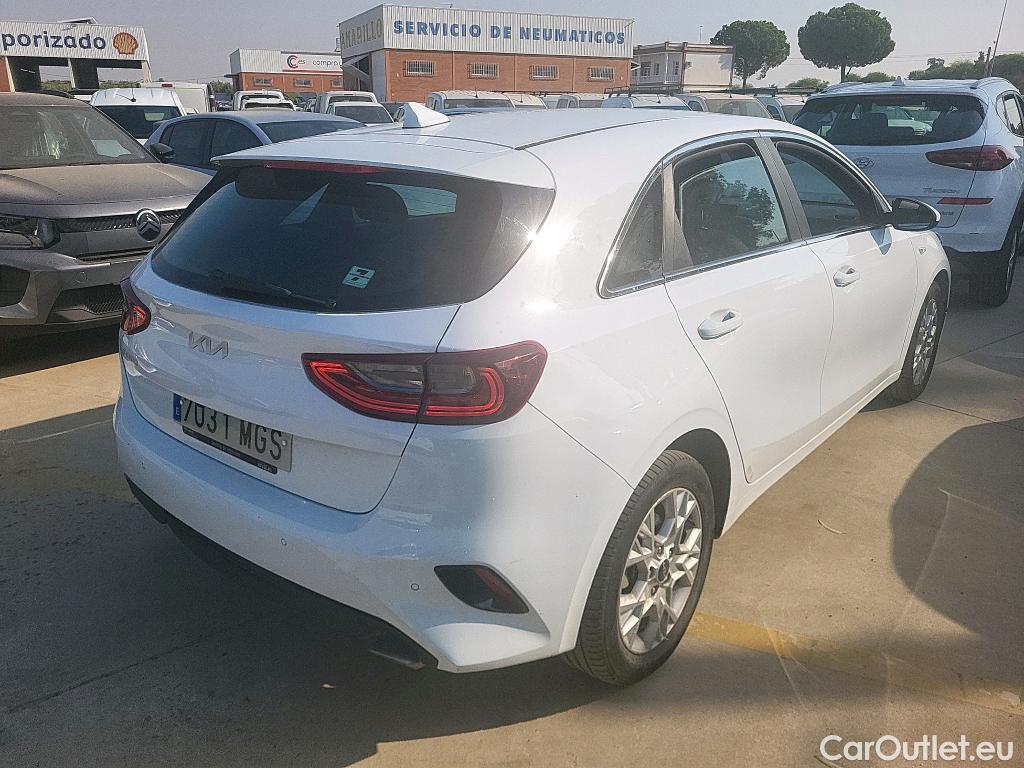  KIA  Cee'd KIA Ceed / 2021 / 5P / berlina con portón 1.0 T-GDi 74kW (100CV) Drive #9