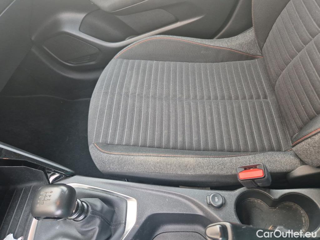  Peugeot  208 PEUGEOT  / 2019 / 5P / berlina con portón BlueHDi 73kW (100CV) Active (CM) #8