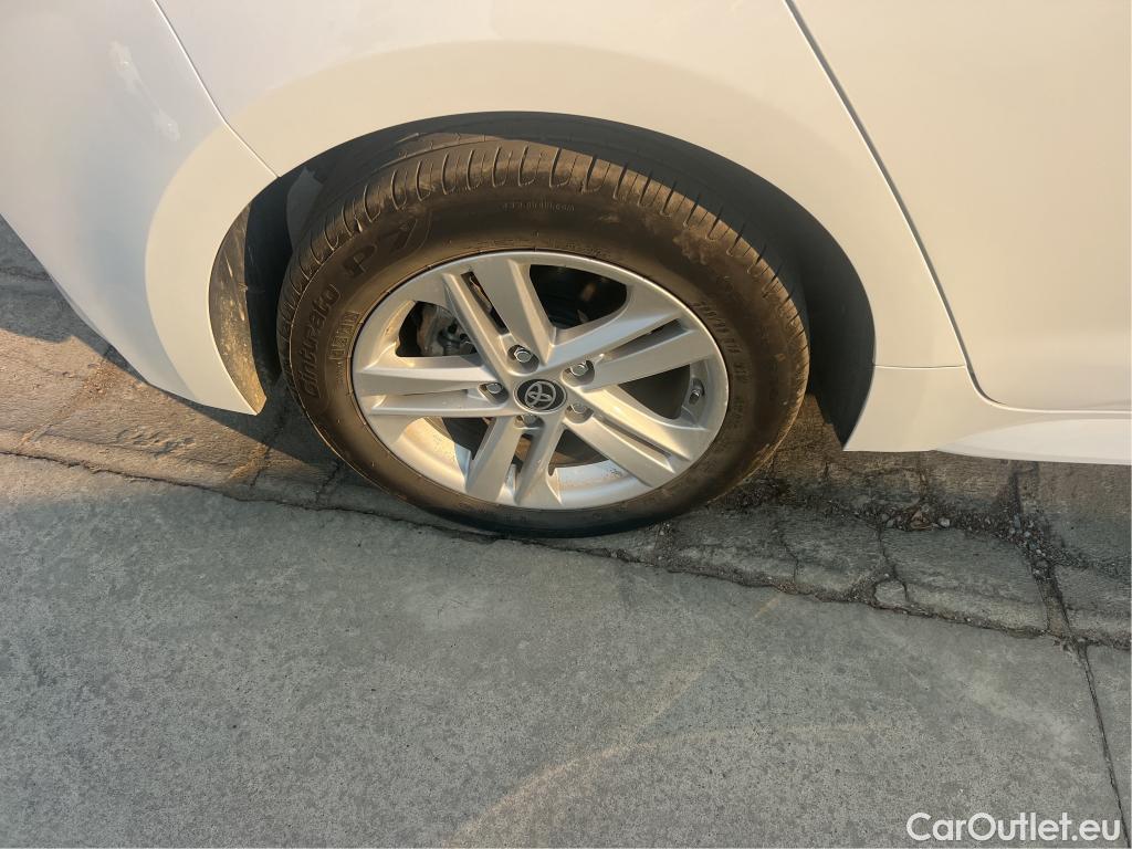  Toyota  Corolla TOYOTA  / 2019 / 5P / berlina con portón 1.8 125H BUSINESS PLUS E-CVT #9