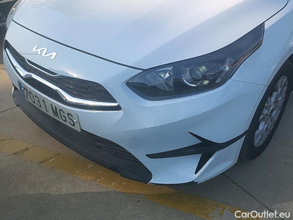 KIA  Cee'd KIA Ceed / 2021 / 5P / berlina con portón 1.0 T-GDi 74kW (100CV) Drive #7