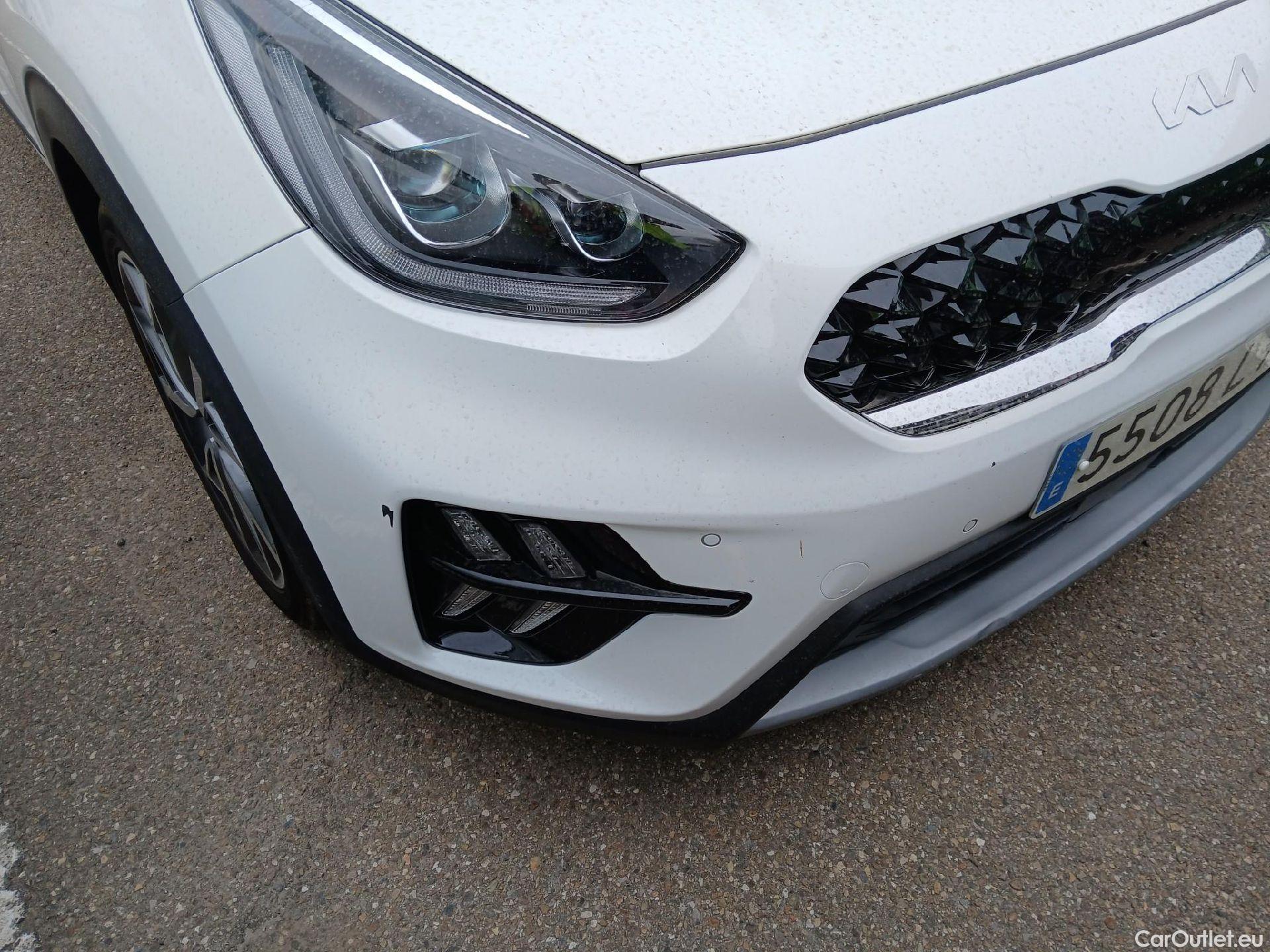  KIA  Niro KIA  / 2019 / 5P / crossover 1.6 GDi HEV 104kW (141CV) Emotion (AC) #4