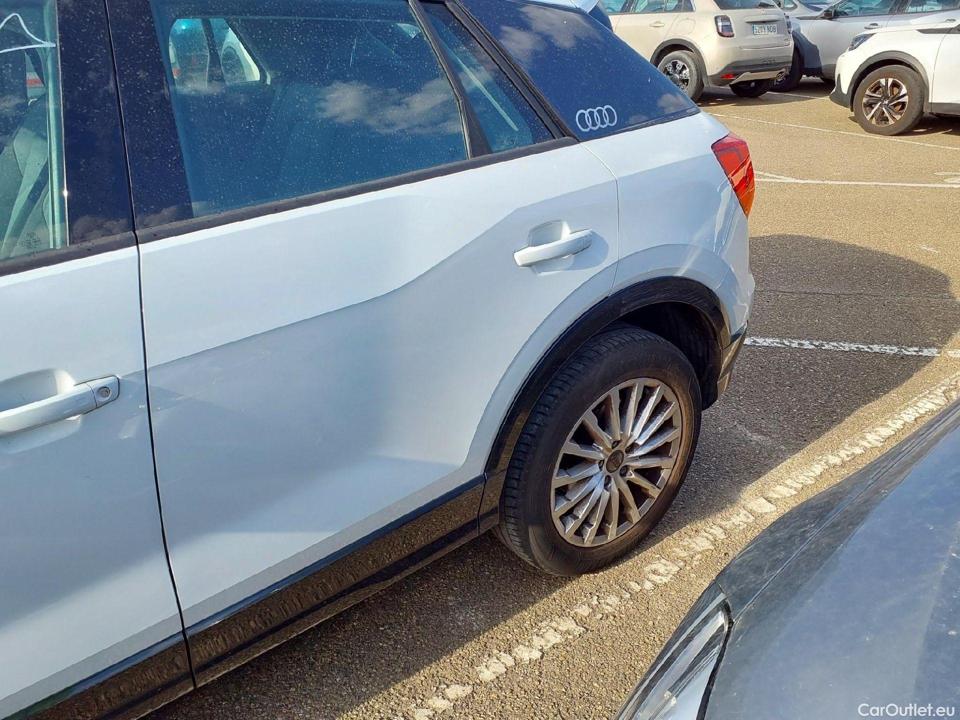  Audi  Q2 AUDI  / 2016 / 5P / todoterreno Design 30 TFSI 85kW (116CV) (AC) #3