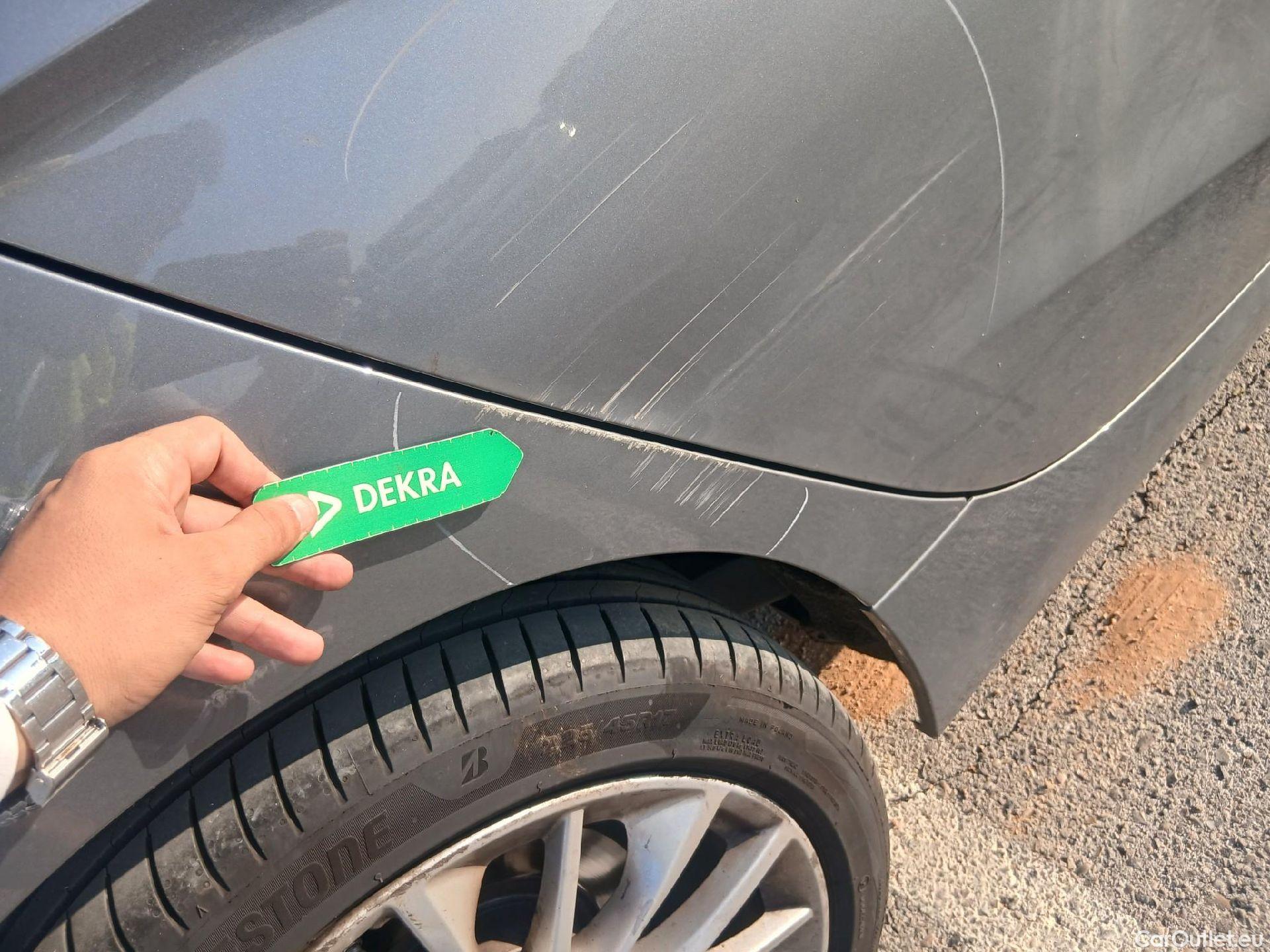  Bmw  Serie 1 BMW  / 2019 / 5P / berlina con portón 118i Corporate Auto. (AC2) #22