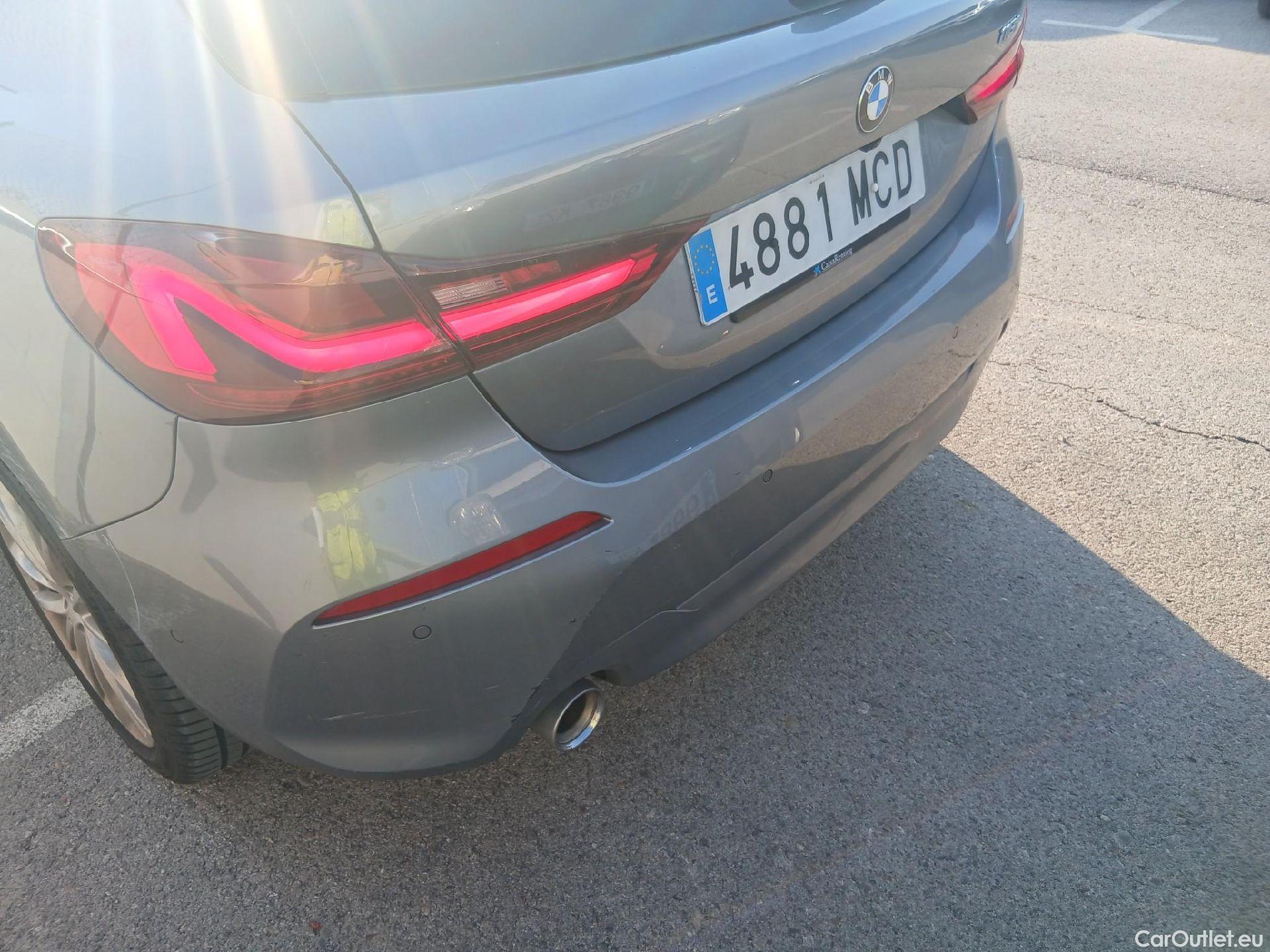 Bmw  Serie 1 BMW  / 2019 / 5P / berlina con portón 118i Corporate Auto. (AC2) #18