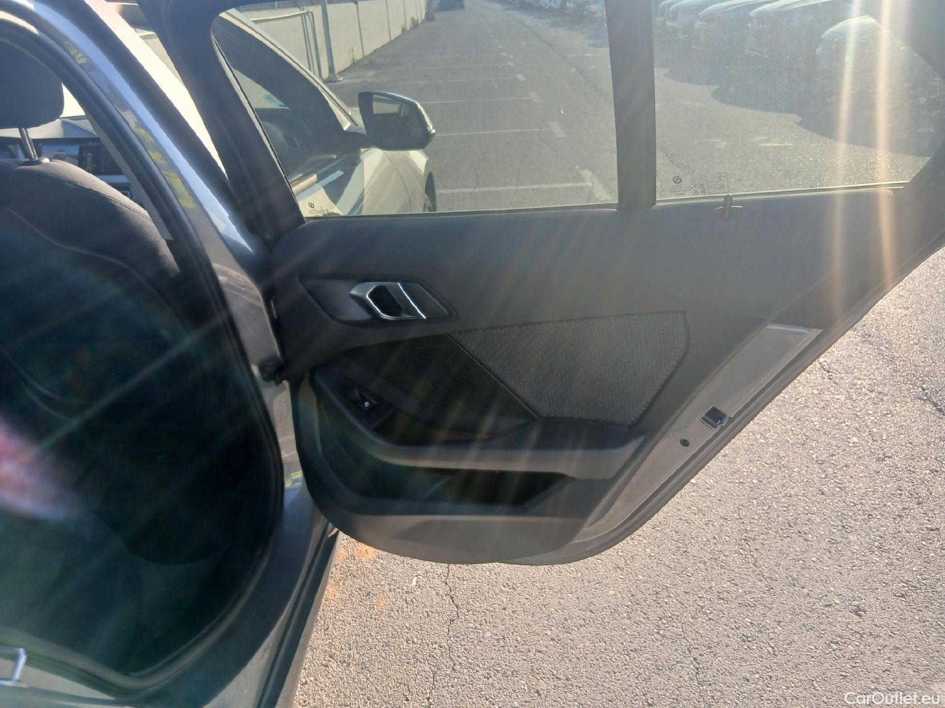  Bmw  Serie 1 BMW  / 2019 / 5P / berlina con portón 118i Corporate Auto. (AC2) #25