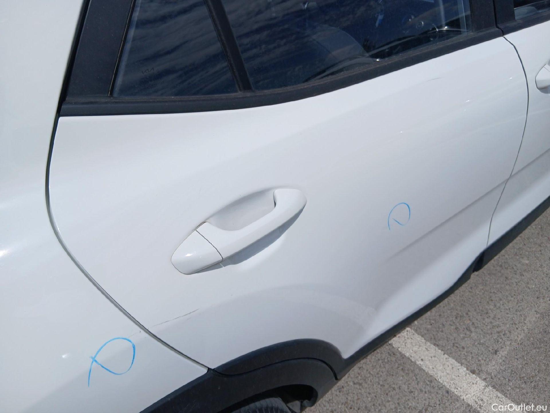  KIA  STONIC KIA  / 2017 / 5P / todoterreno 1.2 DPi 62kW (84CV) Concept #28