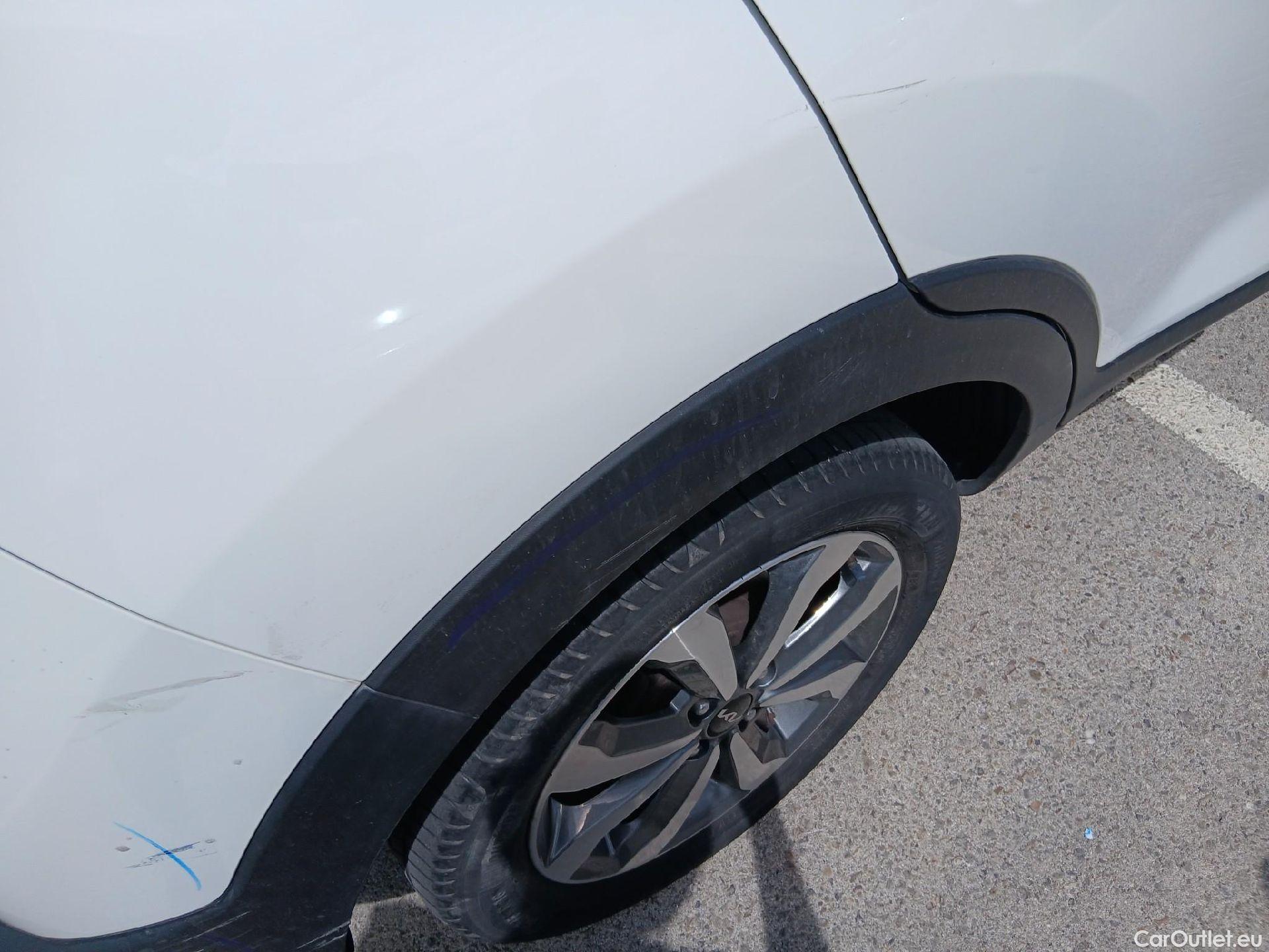  KIA  STONIC KIA  / 2017 / 5P / todoterreno 1.2 DPi 62kW (84CV) Concept #24