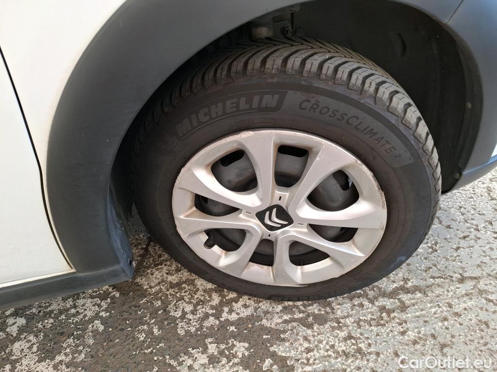  Citroen  C3  Société Feel 1.5 BlueHDI 100CV BVM6 E6dT #1
