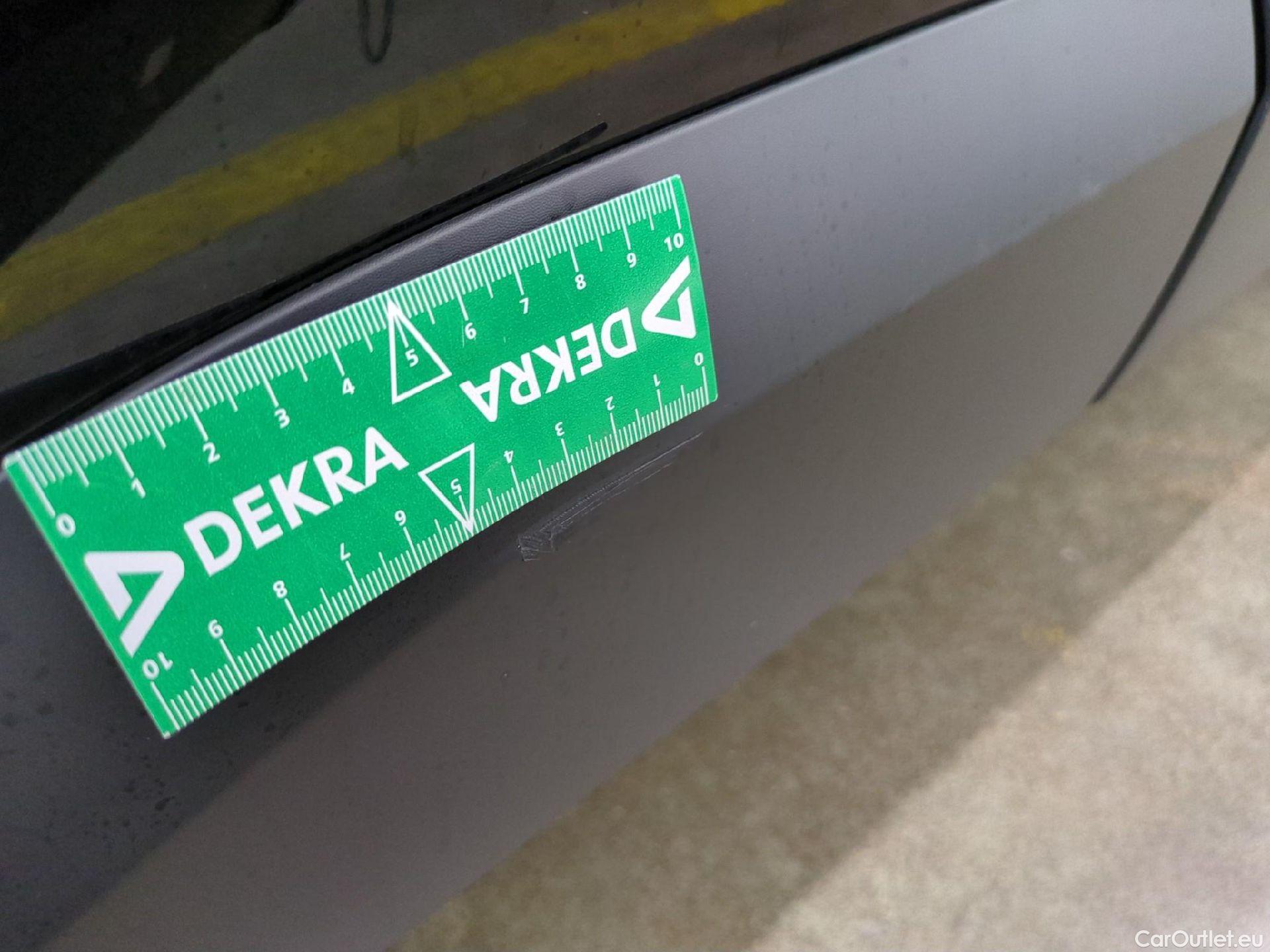  Citroen  C4 CITROEN  X / 2022 / 4P / Berline PureTech 130 S&S EAT8 Shine #16