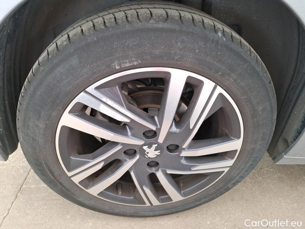  Peugeot  208  Allure Pack 1.2 PureTech 100CV BVA8 E6d #21