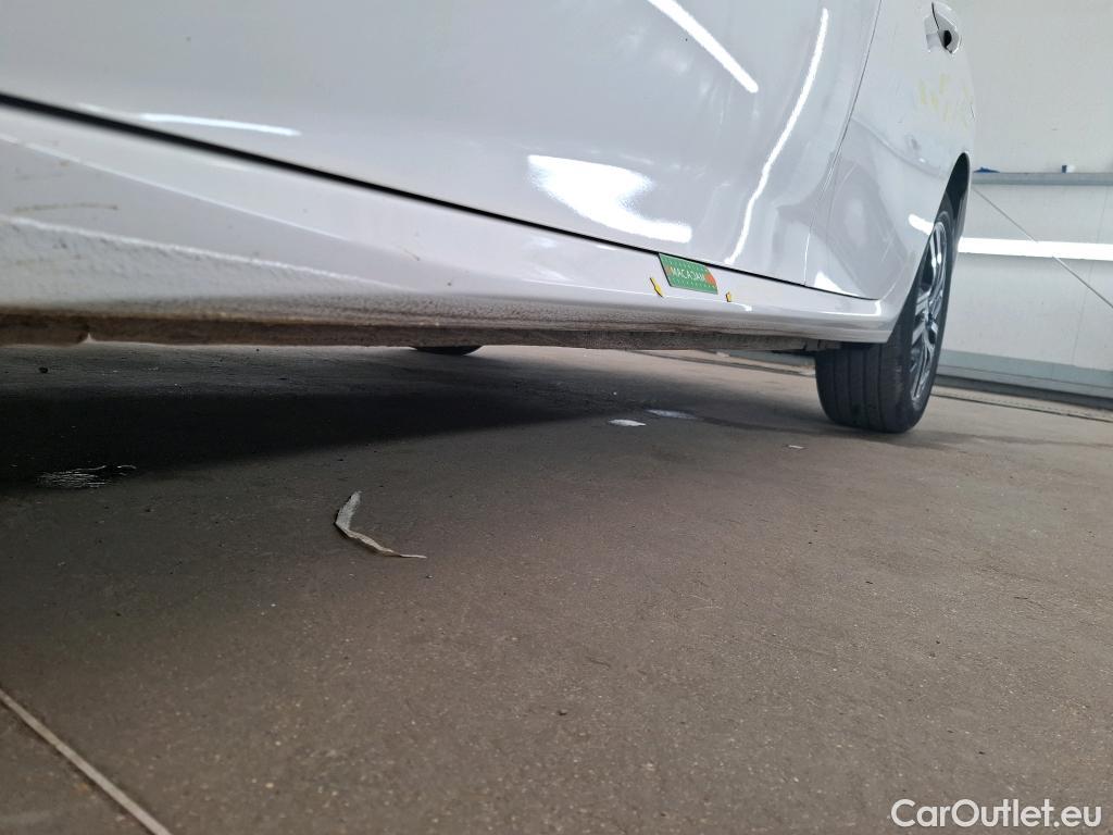  Peugeot  208  Allure Business 1.2 PureTech 100CV BVA8 E6d #1