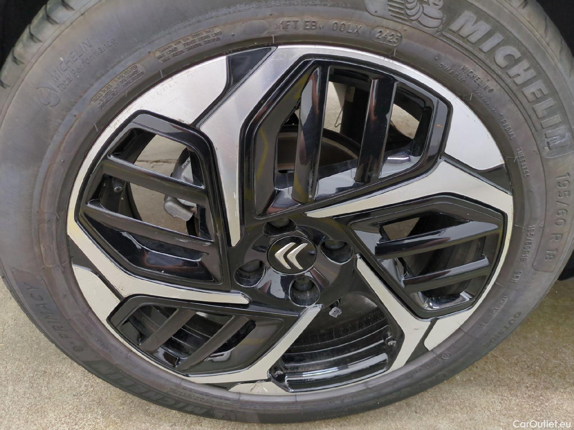  Citroen  C4 CITROEN  X / 2022 / 4P / Berline PureTech 130 S&S EAT8 Shine #11