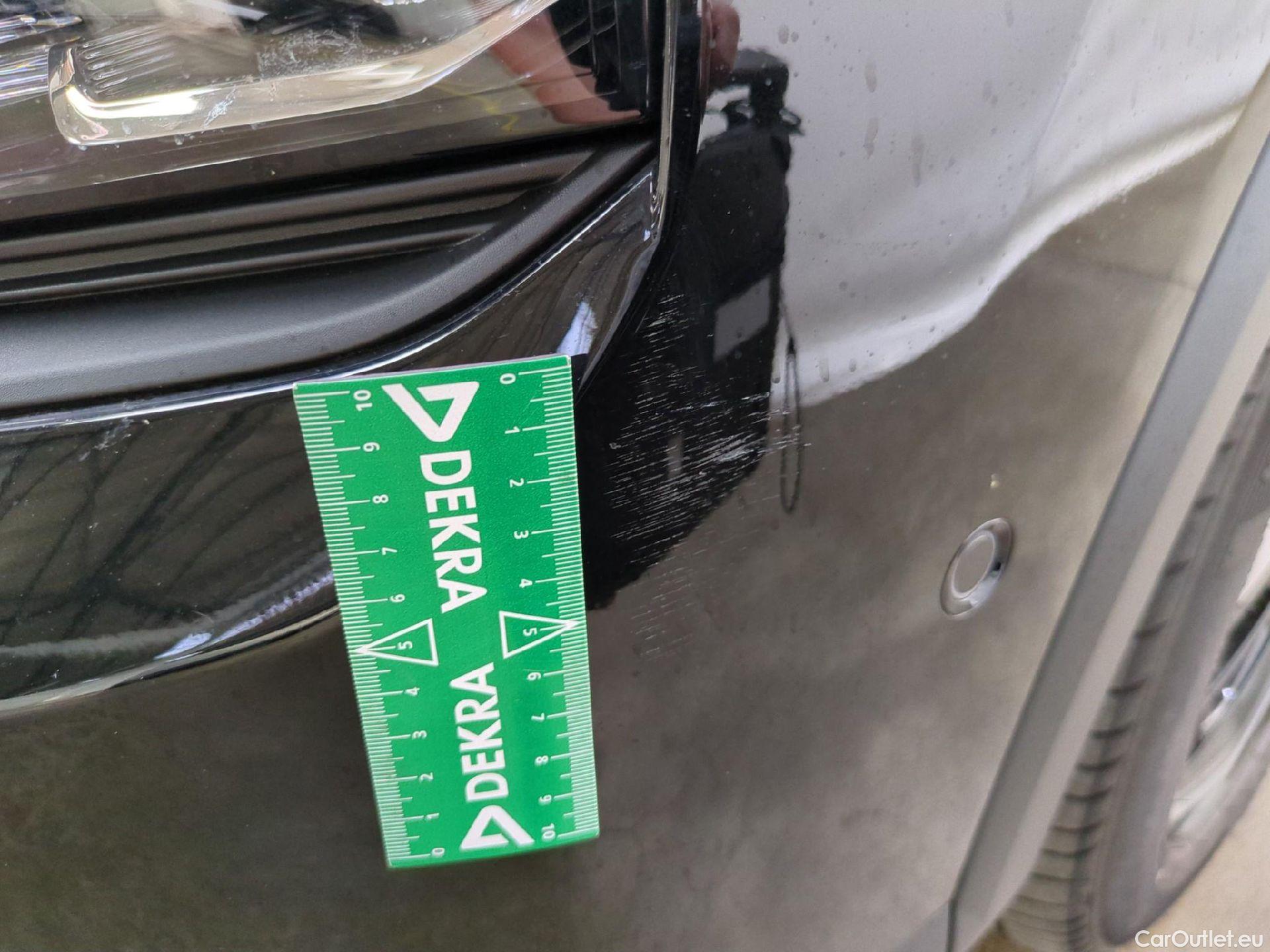  Citroen  C4 CITROEN  X / 2022 / 4P / Berline PureTech 130 S&S EAT8 Shine #21