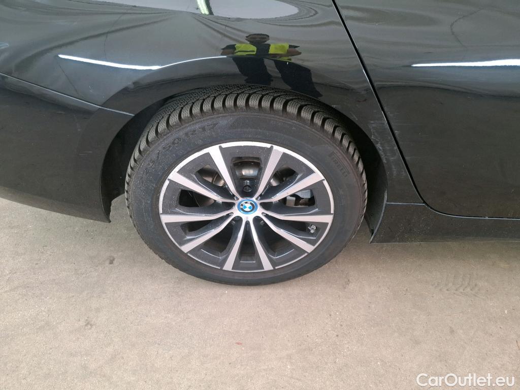  Bmw  Serie 3 BMW Série 3 Berline / 2022 / 4P / Berline 320e 204ch Business Design BVA8 Hybride #26