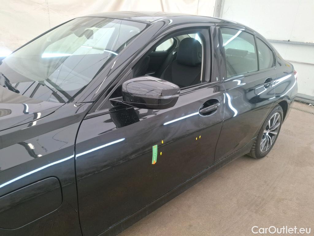 Bmw  Serie 3 BMW Série 3 Berline / 2022 / 4P / Berline 320e 204ch Business Design BVA8 Hybride #12