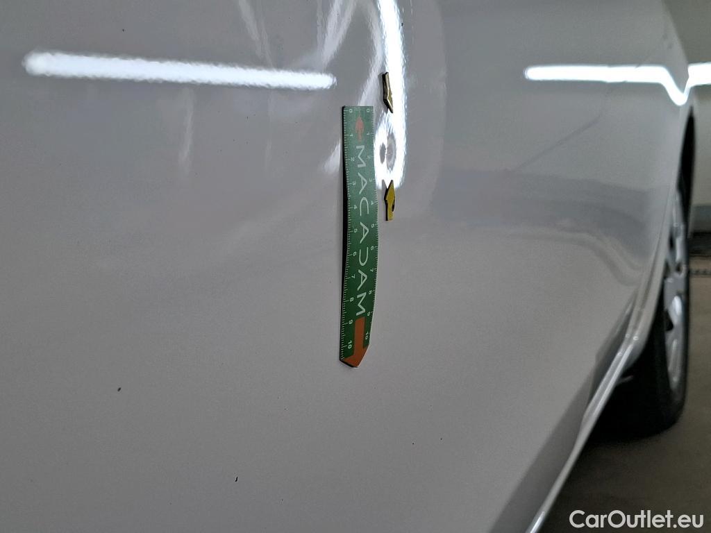  Toyota  Yaris TOYOTA  Hybride 5p Berline 1.5 VVT-I HYBRID France Business #4