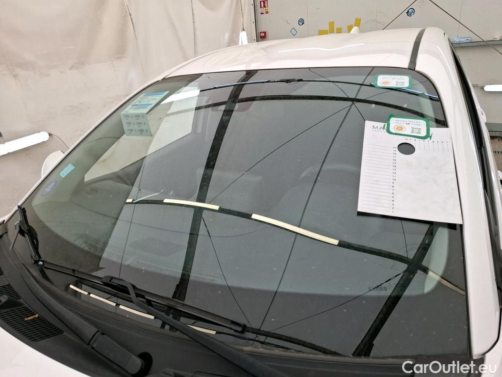  Toyota  Yaris TOYOTA  Hybride / 2019 / 5P / Berline Hybride 116h Dynamic Business Beyond Zer #1