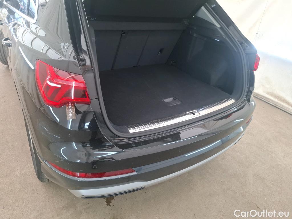  Audi  Q3 AUDI  / 2018 / 5P / SUV 1.5 35 TFSI 150 S TRONIC DESIGN LUXE #9