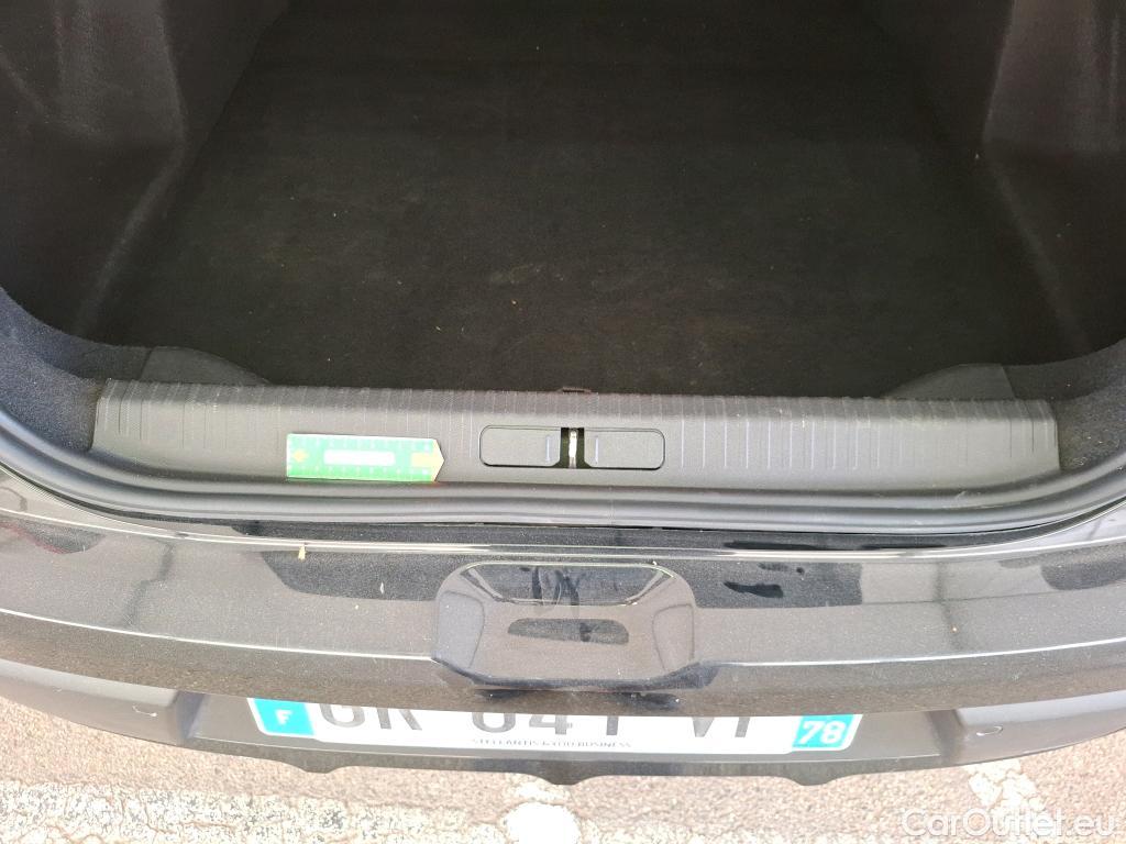  Citroen  C4 CITROEN  X / 2022 / 4P / Berline PureTech 130 S&S EAT8 Feel Pack #31