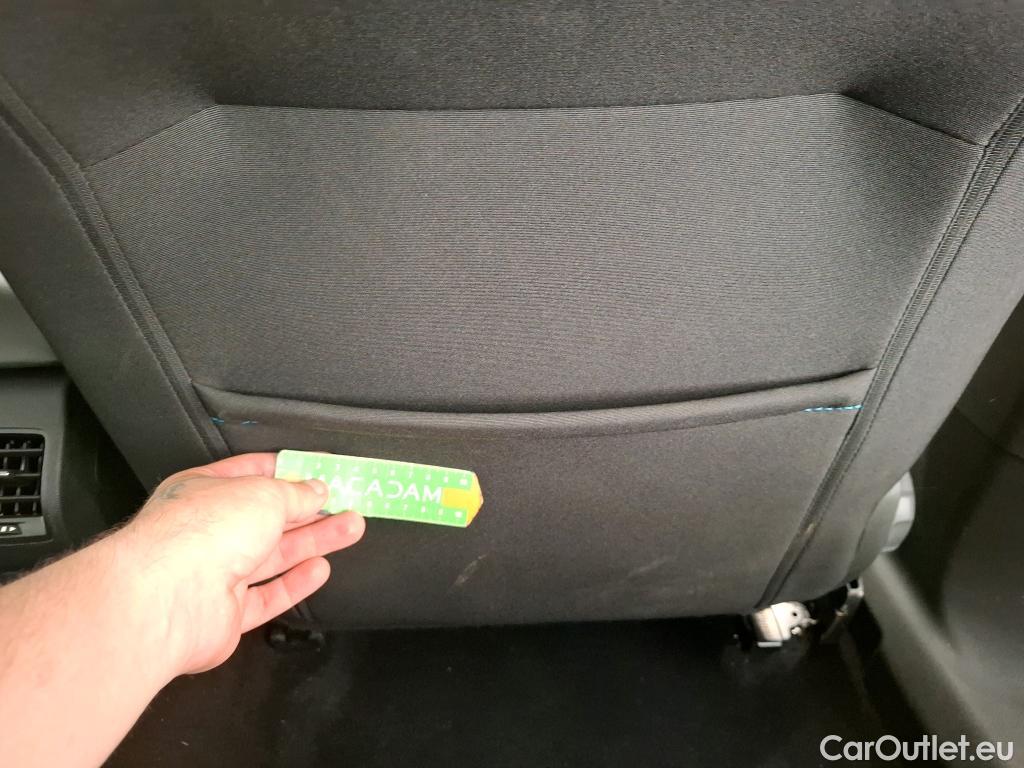  Citroen  C4 CITROEN  X / 2022 / 4P / Berline PureTech 130 S&S EAT8 Feel Pack #24
