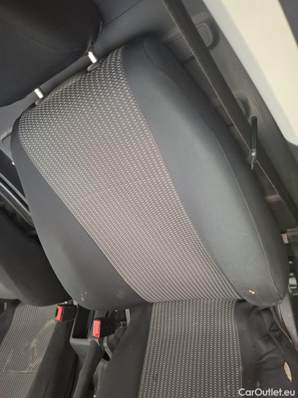  Volkswagen  Caddy VOLKSWAGEN  Maxi Van VU 4p Fourgonnette 2.0 TDI MAXI 102 #19